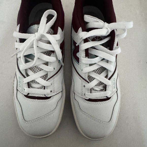 New Balance Shoes - Picture 2 of 4